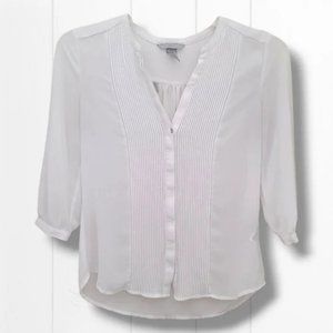 H&M Women's White Pleated Button Down V-Neck Blouse Size 8 (Medium)